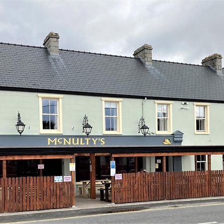 Mcnulty'S Guest House เอนนิสโครน ภายนอก รูปภาพ