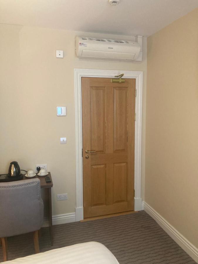 Mcnulty'S Guest House เอนนิสโครน ภายนอก รูปภาพ